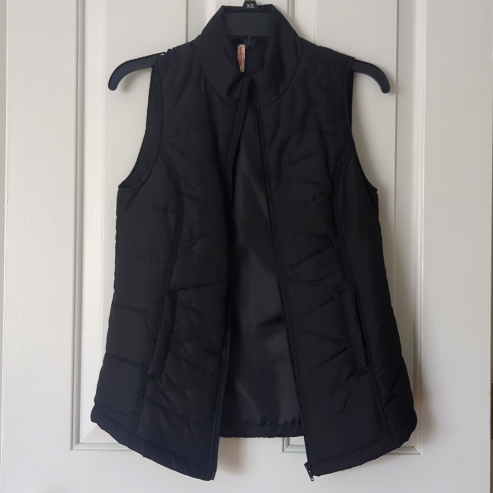 Red Camel Small Black Vest